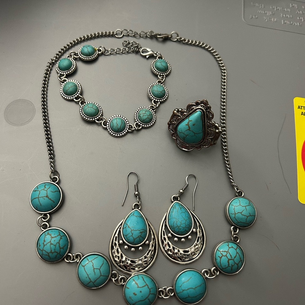 Turquoise and Silver Jewelry Set - Picture 7 of 8